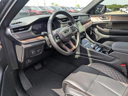 2025 Jeep Grand Cherokee L Summit