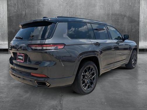 2025 Jeep Grand Cherokee Summit