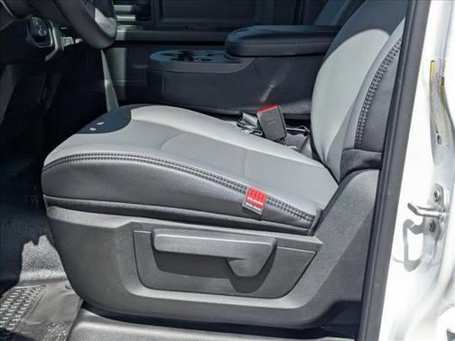 2025 RAM 2500 Tradesman Crew Cab 4x4 6'4' Box