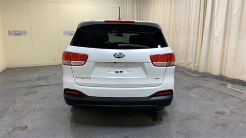 2016 Kia Sorento LX