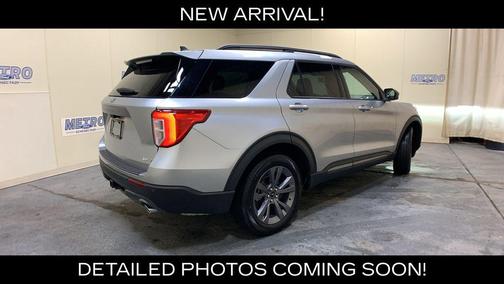 Iconic Silver Metallic 2023 Ford Explorer XLT