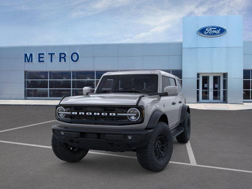 Avalanche Gray 2026 Ford Bronco Outer Banks