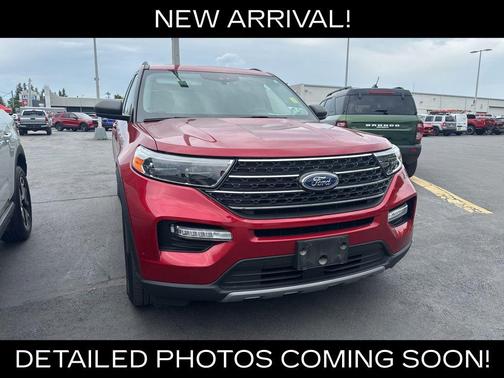 Rapid Red Metallic Tinted Clearcoat 2023 Ford Explorer XLT