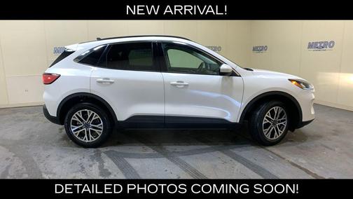 White Metallic 2022 Ford Escape SEL