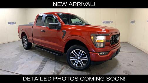 Hot Pepper Red Metallic Tinted Clearcoat 2023 Ford F-150 XL