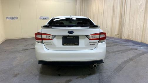 Crystal White Pearl 2023 Subaru Impreza 2.0i Sport