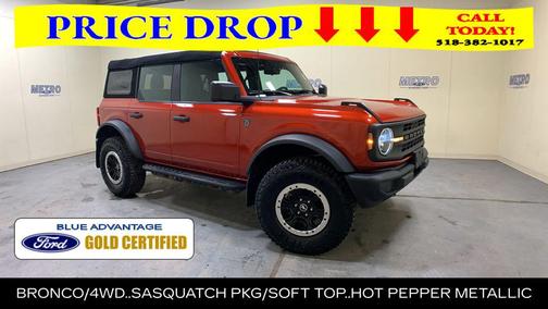 Hot Pepper Red Metallic Tinted Clearcoat 2023 Ford Bronco Base