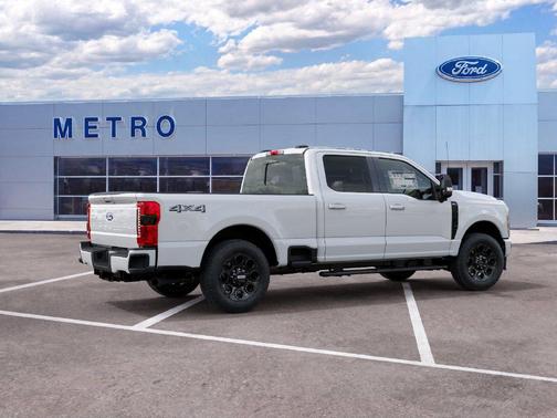 Oxford White 2027 Ford F-250 XLT