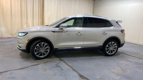 Pearl Metallic 2023 Lincoln Nautilus Reserve