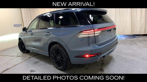 Blue Metallic 2025 Lincoln Aviator Reserve AWD