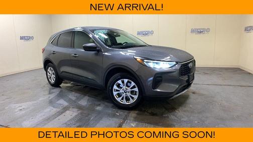 Gray Metallic 2023 Ford Escape Active