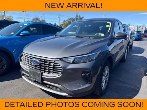 Gray Metallic 2023 Ford Escape Active