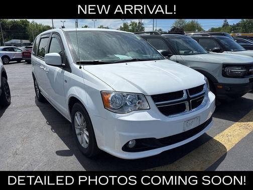 White 2019 Dodge Grand Caravan SE