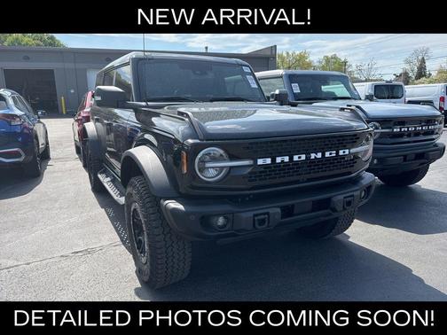 Shadow Black 2025 Ford Bronco Badlands