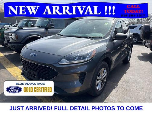 Carbonized Gray Metallic 2022 Ford Escape SE
