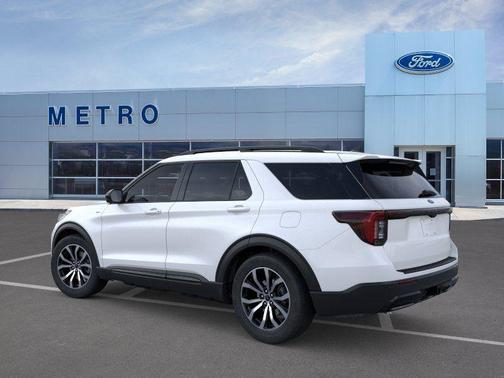 Star White Metallic Tri-Coat 2026 Ford Explorer ST-Line