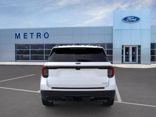 Star White Metallic Tri-Coat 2026 Ford Explorer ST-Line