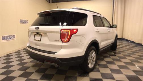 Oxford White 2019 Ford Explorer XLT