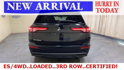 2022 Mitsubishi Outlander ES