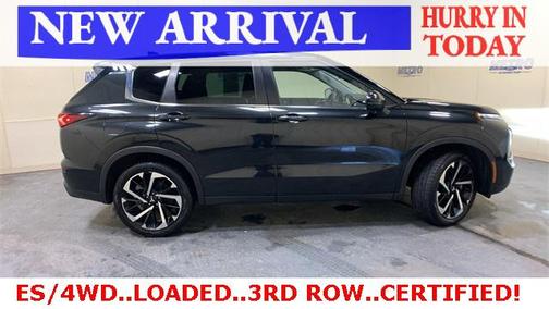 2022 Mitsubishi Outlander ES