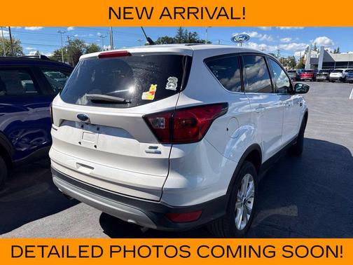 White Platinum Clearcoat Metallic 2019 Ford Escape SE