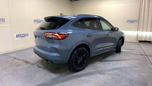 2023 Ford Escape ST-Line Elite