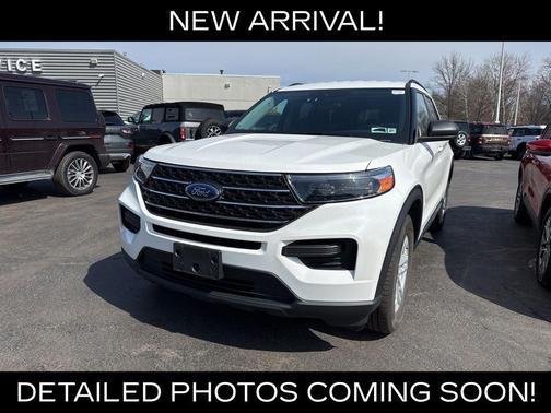 Star White Metallic Tri-Coat 2023 Ford Explorer XLT