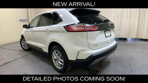 White Metallic 2022 Ford Edge SEL