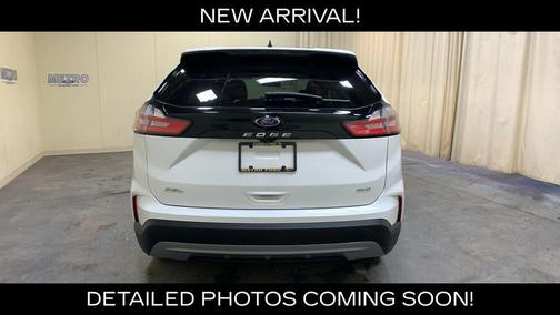White Metallic 2022 Ford Edge SEL