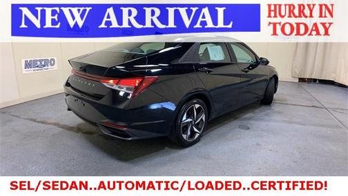 2023 Hyundai ELANTRA SEL