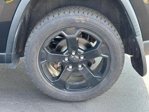 Diamond Black 2018 Jeep Grand Cherokee Upland