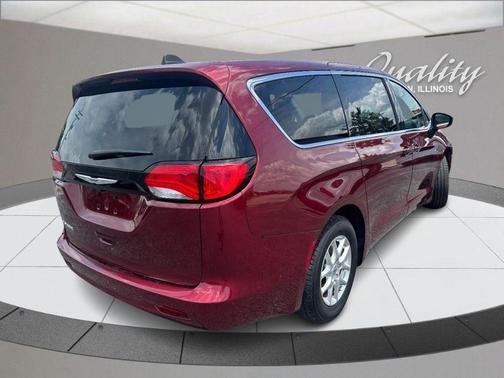 Velvet Red Pearlcoat 2023 Chrysler Voyager LX