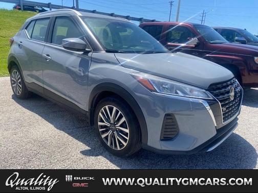 Boulder Gray Pearl 2022 Nissan Kicks SV