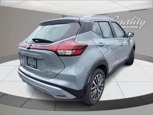 Boulder Gray Pearl 2022 Nissan Kicks SV