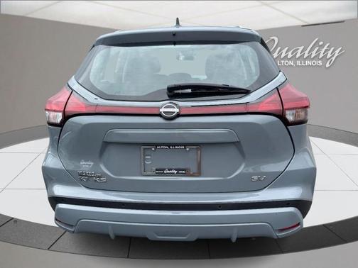 Boulder Gray Pearl 2022 Nissan Kicks SV