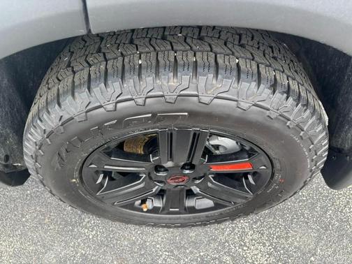 Everest White P 2026 Nissan Rogue Rock Creek
