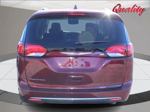 2018 Chrysler Pacifica Touring-L