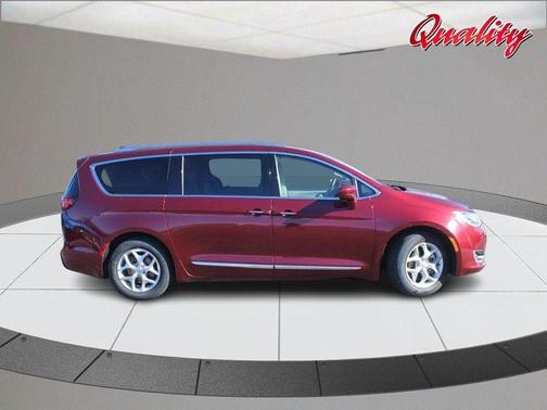 2018 Chrysler Pacifica Touring-L