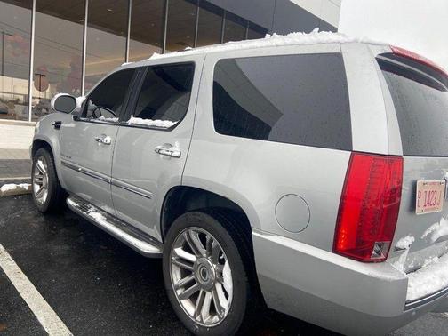 2011 Cadillac Escalade Luxury
