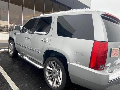 2011 Cadillac Escalade Luxury