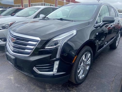 Stellar Black Metallic 2019 Cadillac XT5 Luxury