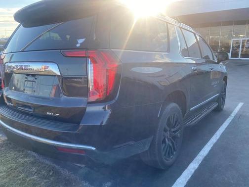 2023 GMC Yukon XL SLT