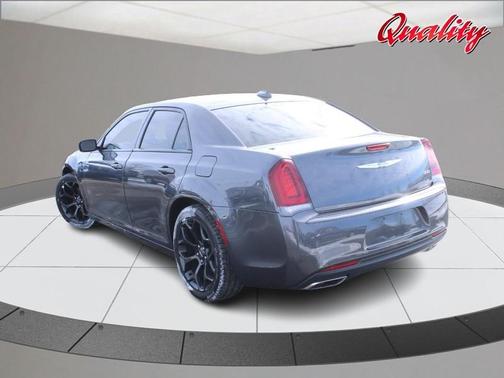 2019 Chrysler 300 Touring