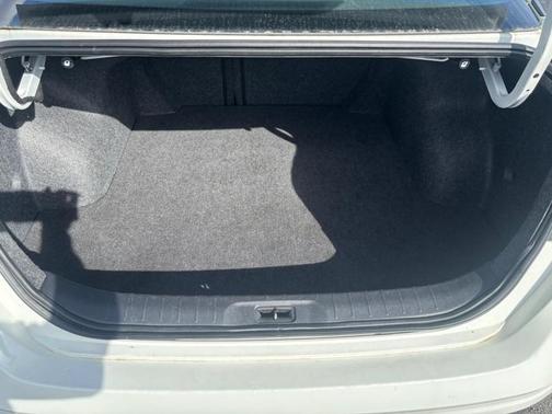 Glacier White 2021 Nissan Altima 2.5 SR