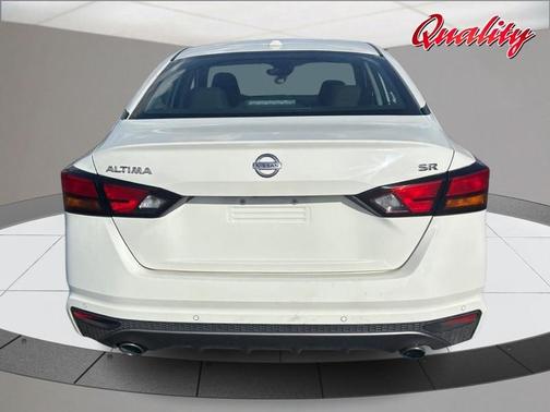 Glacier White 2021 Nissan Altima 2.5 SR
