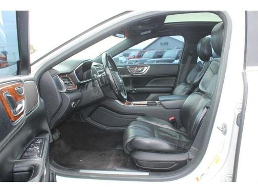 2018 Lincoln Continental Select