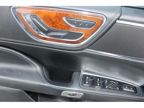 2018 Lincoln Continental Select