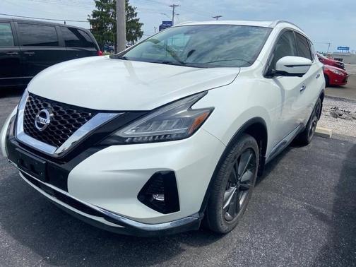 White 2019 Nissan Murano Platinum