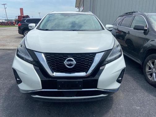 White 2019 Nissan Murano Platinum