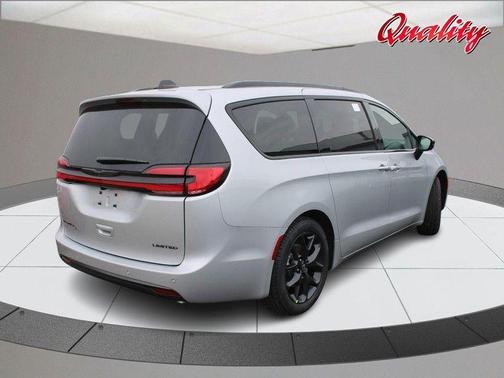 2026 Chrysler Pacifica Limited